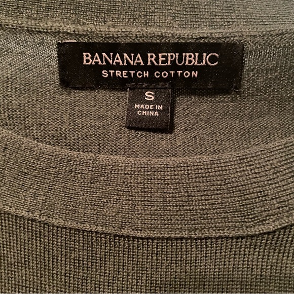 Banana Republic Women’s 100% Merino Wool Sweater Crew Neck Green Small Soft - Picture 2 of 8